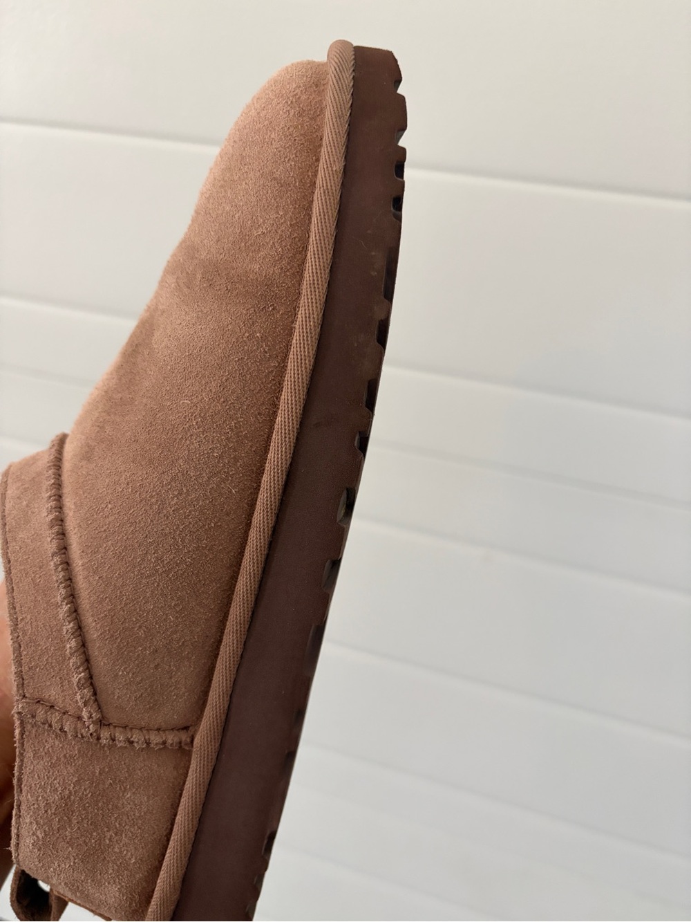 UGGS size 8 - Picture 3 of 8
